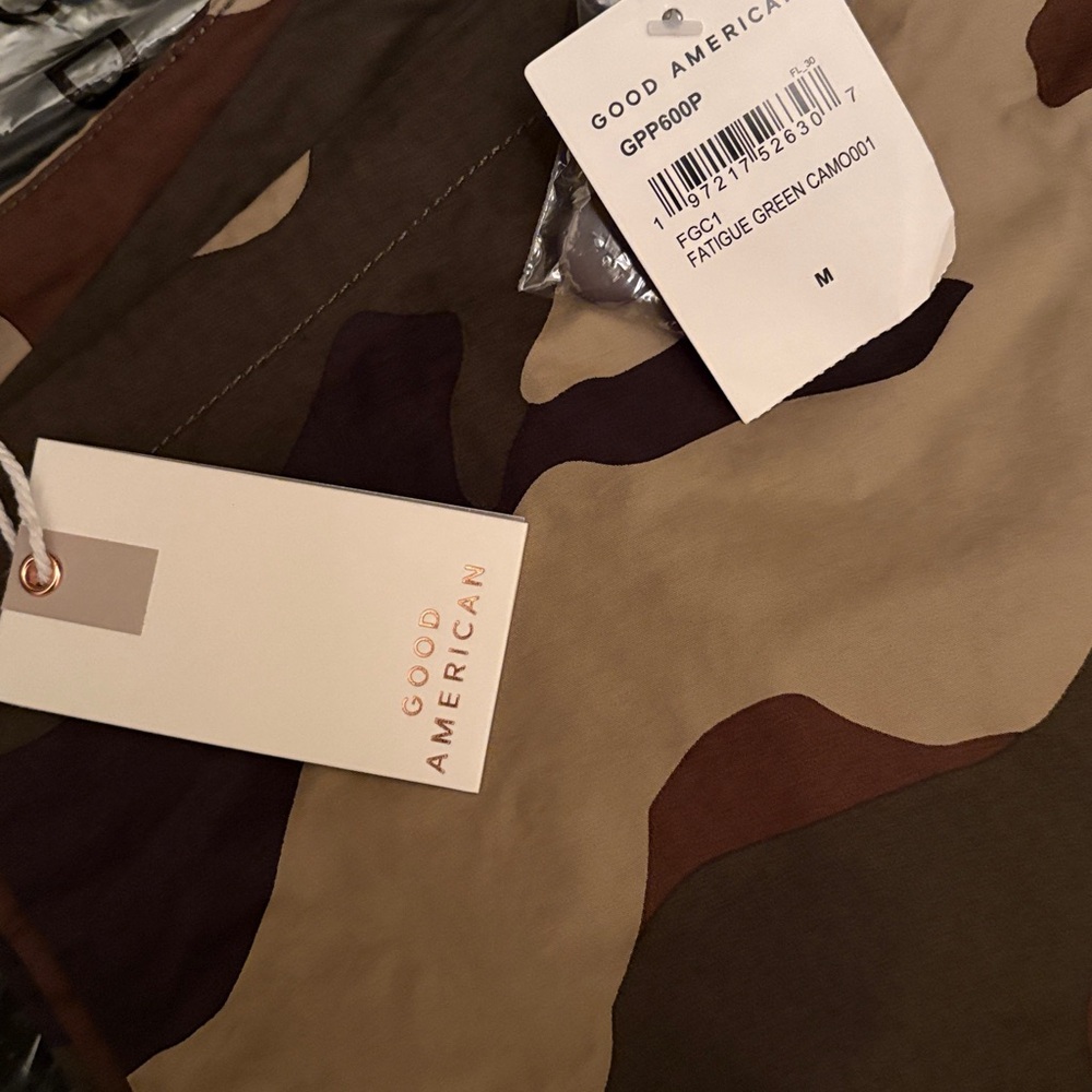 Good American Fatigue Green Camo Parachute Pants - Picture 5 of 11